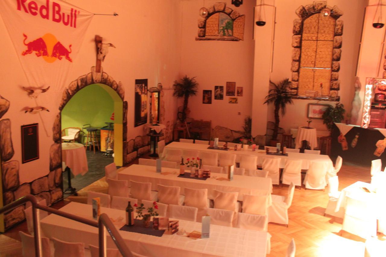 Ehrenfriedersdorf Pension Und Restaurant Die Burg מראה חיצוני תמונה