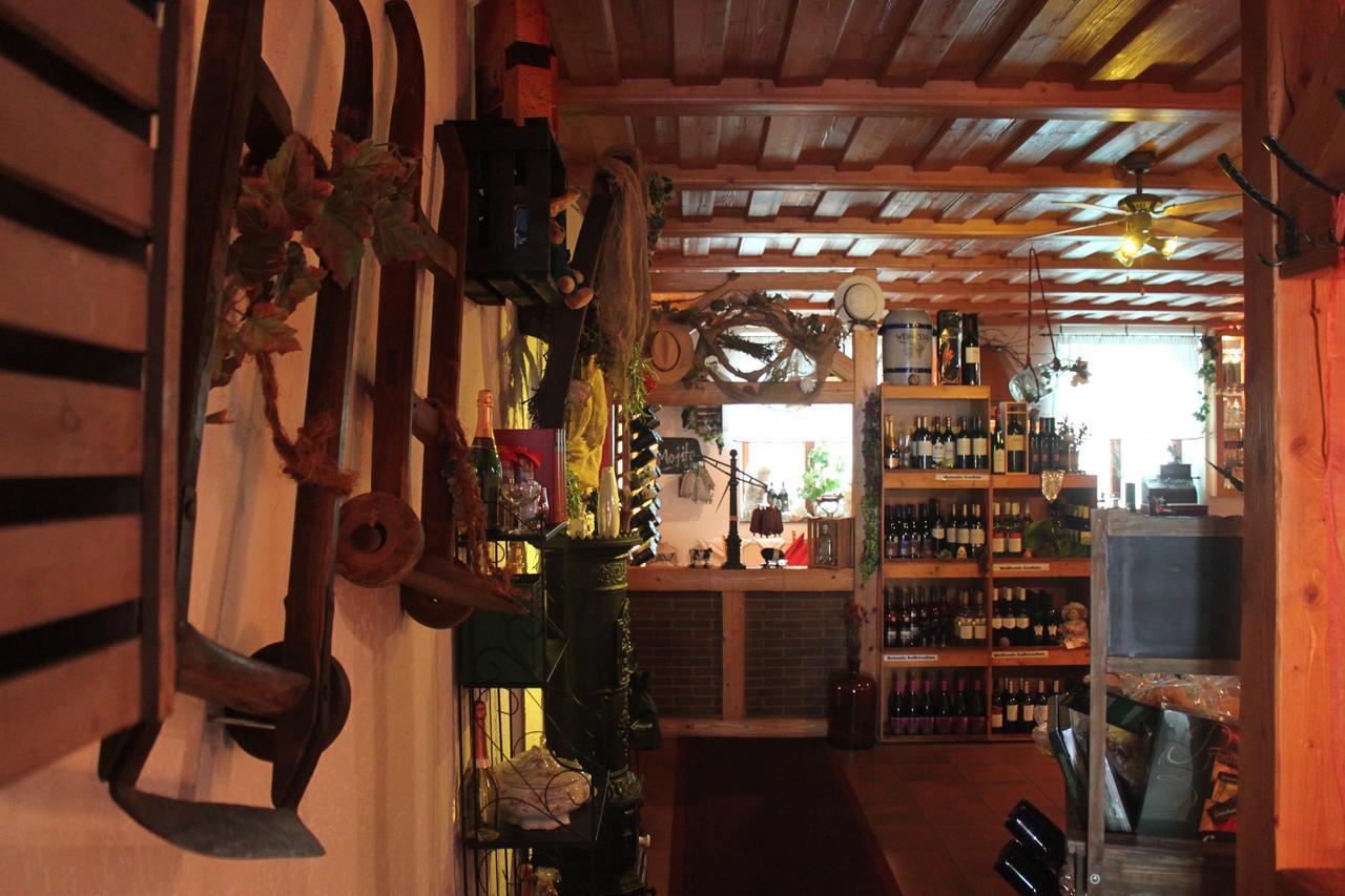 Ehrenfriedersdorf Pension Und Restaurant Die Burg מראה חיצוני תמונה