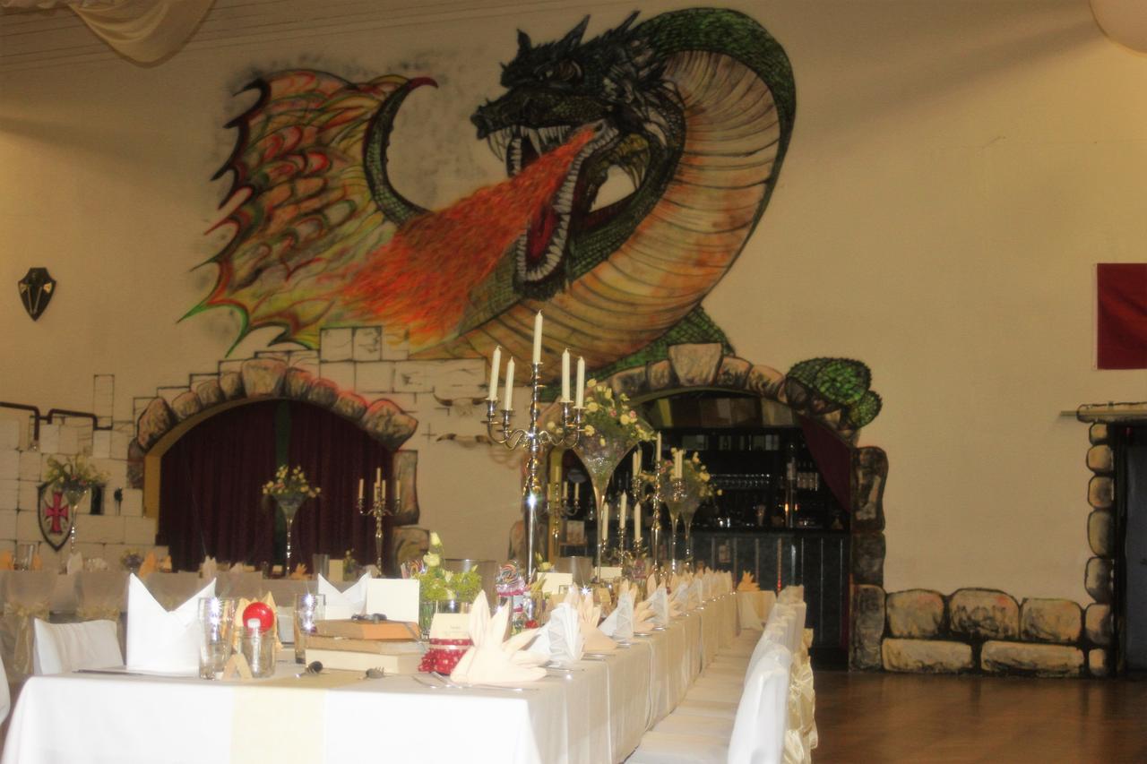 Ehrenfriedersdorf Pension Und Restaurant Die Burg מראה חיצוני תמונה